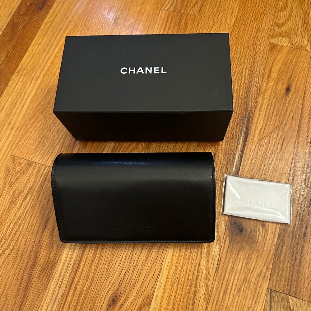Chanel Black Quilted Eyeglasses Sunglasses Case w/ Box & Cleaning Cloth